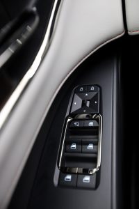 فورد تورس تيتانيوم 2025