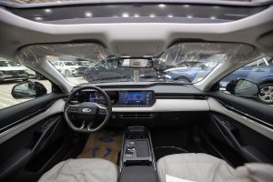 فورد تورس تيتانيوم 2025