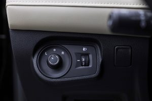 مواصفات ام جي 5 ستاندر 2025