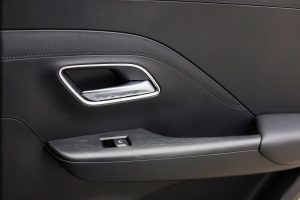 مواصفات ام جي ZS ستاندر 2025