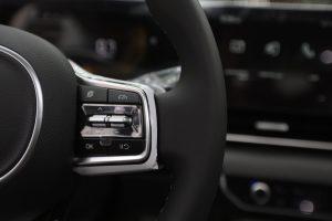 مواصفات كيا كرنفال نص فل 2026