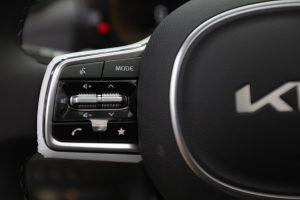 مواصفات كيا كرنفال نص فل 2026