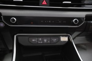 مواصفات كيا كرنفال نص فل 2026