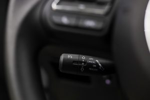 مواصفات ام جي 5 ستاندر 2025 الشكل الجديد