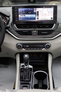 مواصفات نيسان التيما نص فل 2026