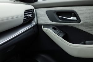 مواصفات نيسان اكس تريل ستاندر 2026 دبل 5 مقاعد