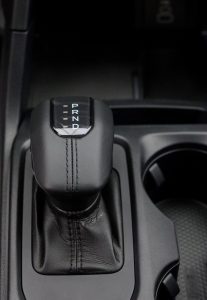 مواصفات فورد ايفرست ستاندر 2025