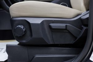 مواصفات فورد ايفرست ستاندر 2025