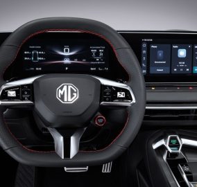 ام جي 5 2025 جديدة - كراء للسيارات