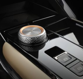 هافال H9 2025 من الداخل - كراء للسيارات