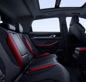 جيلي EMKO 2025 من الداخل - كراء للسيارات