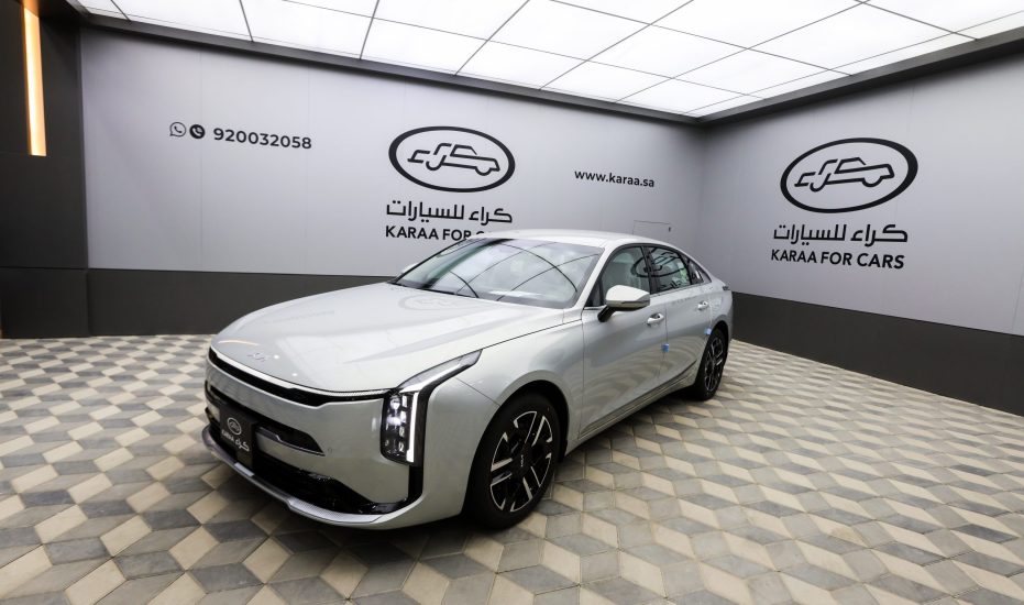 كيا K8 ستاندر 2025