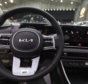 مواصفات كيا كرنفال نص فل 2026