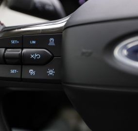 مواصفات فورد تورس ترند 2026