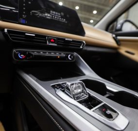 مواصفات وأسعار جاك GS3 EMZOOM 2026 نص فل 2026