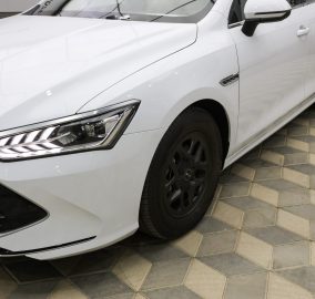 مواصفات بي واي دي QIN PLUS ستاندر 2026