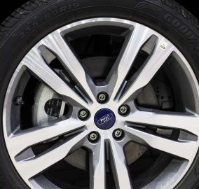 فورد تيريتوري تيتانيوم 2025