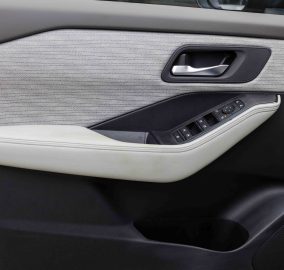 نيسان اكس تريل 2025 ستاندر 7مقاعد بدون دبل في السعودية اهم المميزات والاسعار