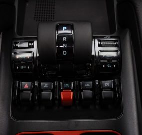 بي واي دي شارك 6 بريميوم 2026