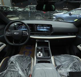 فورد تيريتوري دارك 2025 - كراء للسيارات الرياض